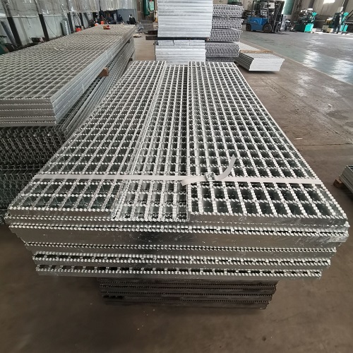 鍍鋅平臺鋼格板抗滑與防腐特性解析